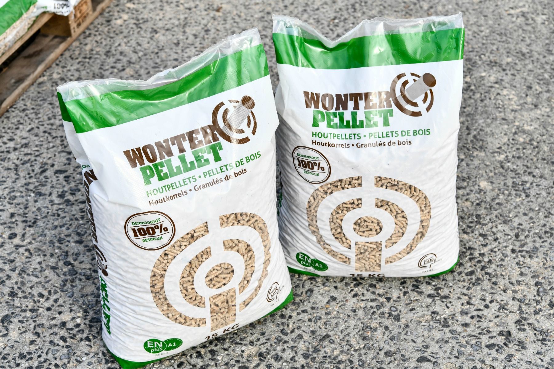 Demi-Palette de Granulés de Bois Premium Wonterspan – 65 Sacs de 15 kg (975 kg)..